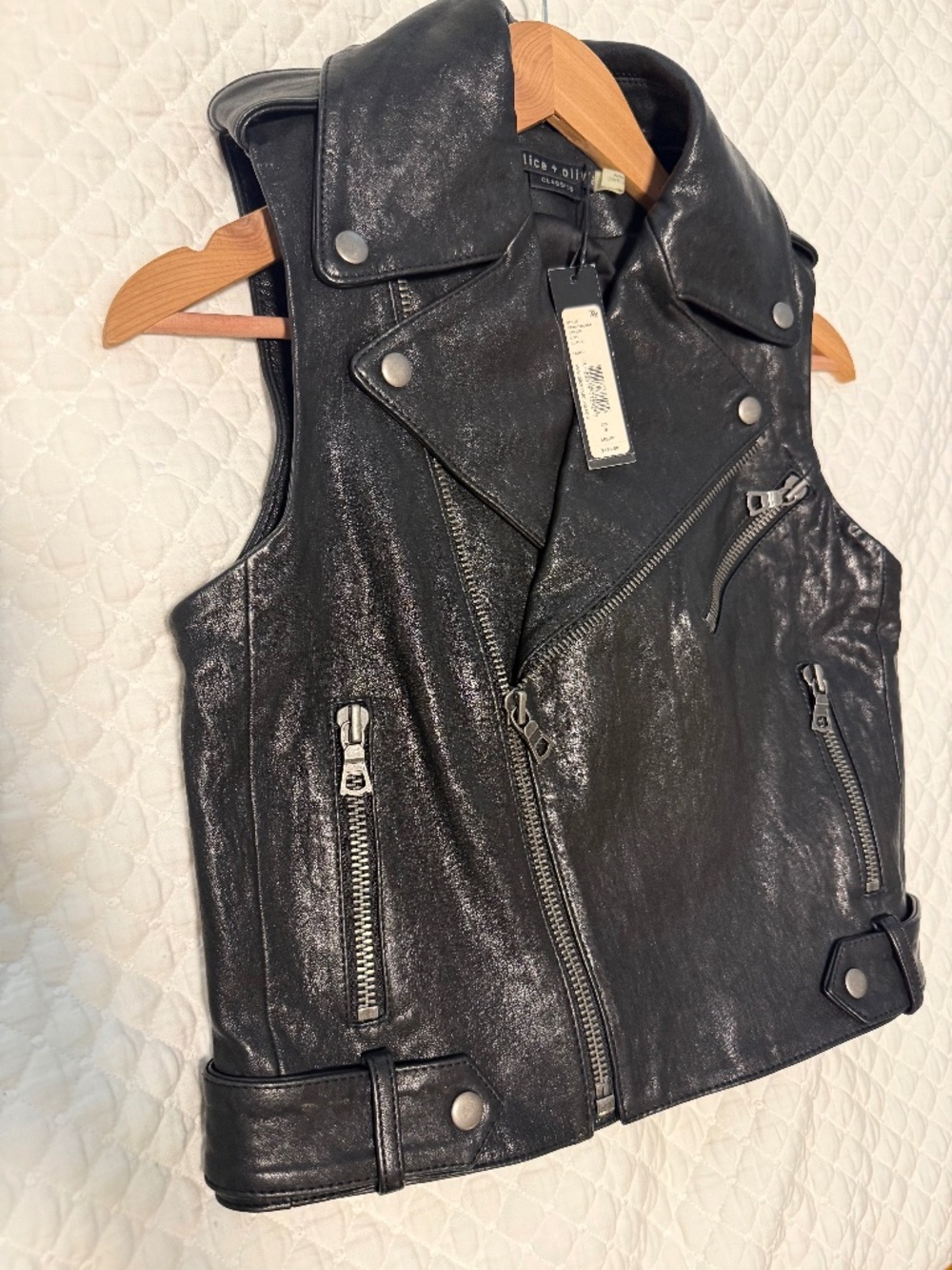 Alice + Olivia Cody Leather Moto Vest Style Code: CC000J02901 in Black